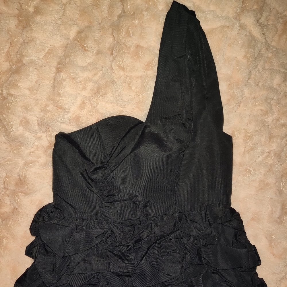 ❤️ Little Black Dress - Picture 2 of 8